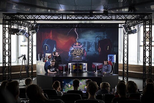 Teke tek League of Legends turnuvası devam ediyor